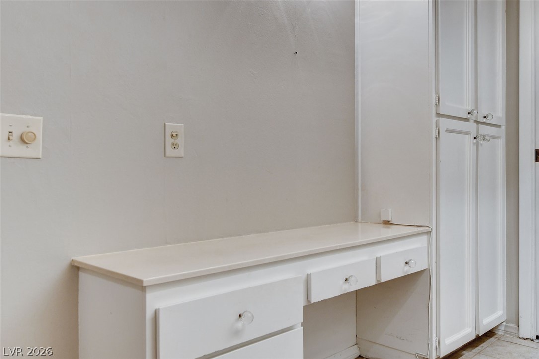 2216 Plaza Del Robles