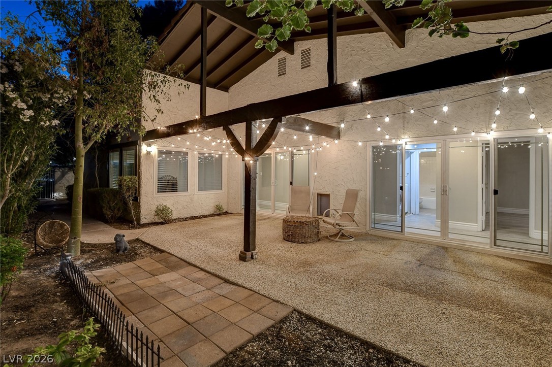 2216 Plaza Del Robles