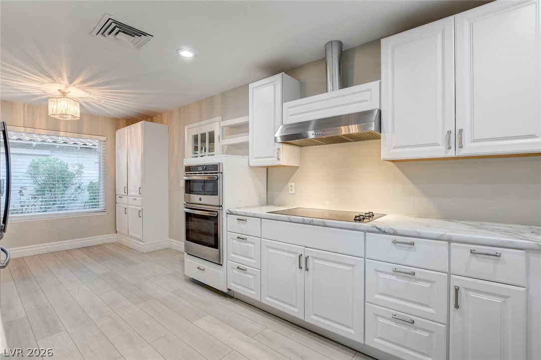2216 Plaza Del Robles