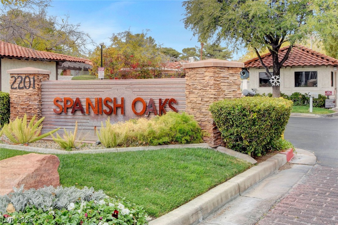 2216 Plaza Del Robles