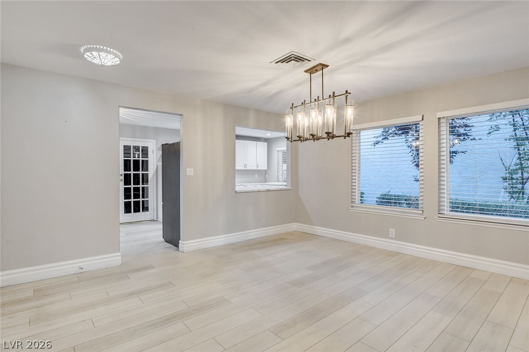 2216 Plaza Del Robles