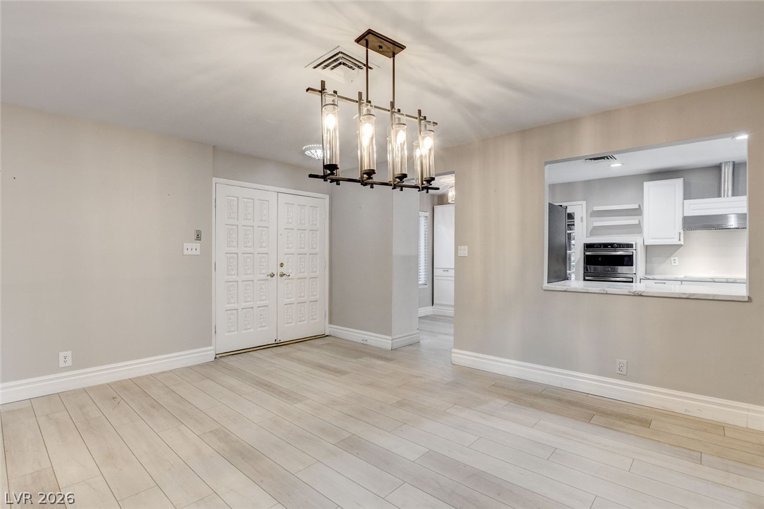 2216 Plaza Del Robles