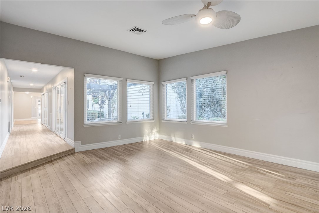 2216 Plaza Del Robles