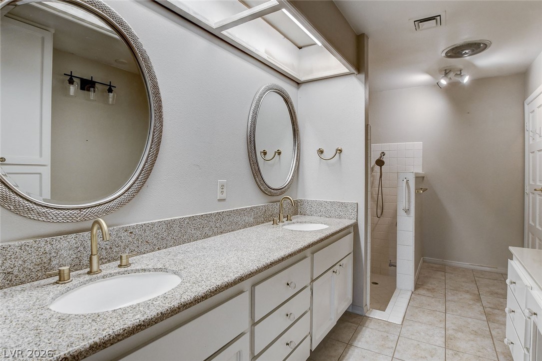 2216 Plaza Del Robles