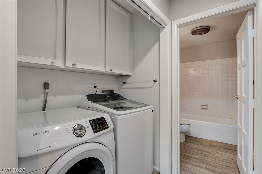 2216 Plaza Del Robles
