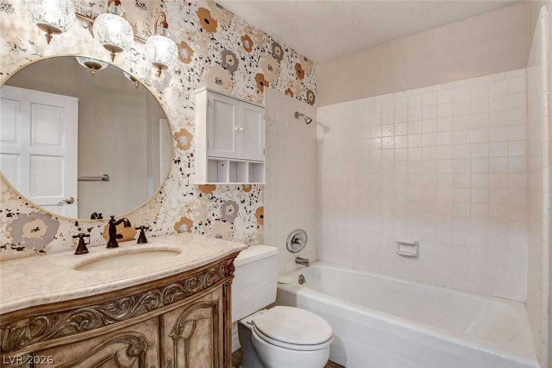 2216 Plaza Del Robles
