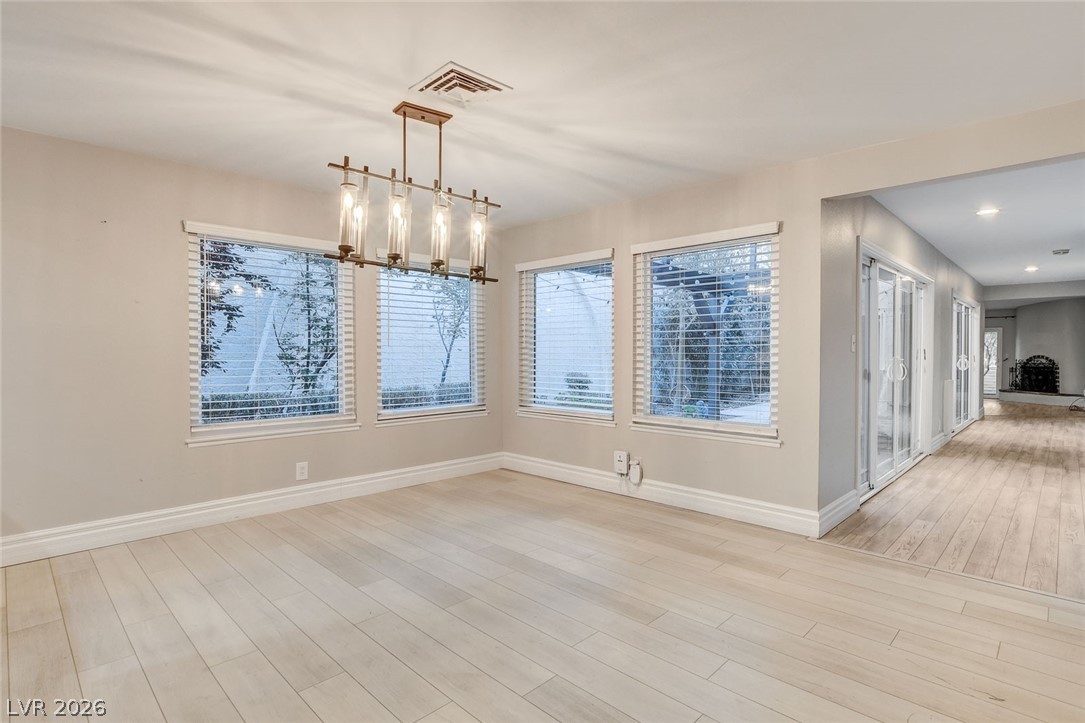 2216 Plaza Del Robles