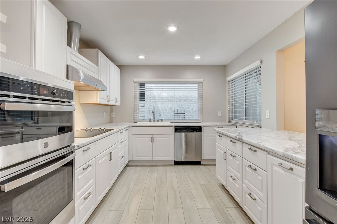 2216 Plaza Del Robles
