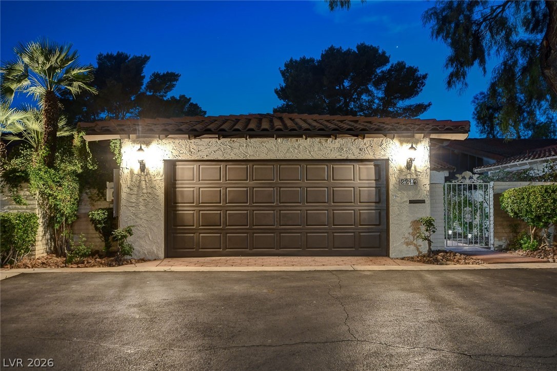 2216 Plaza Del Robles