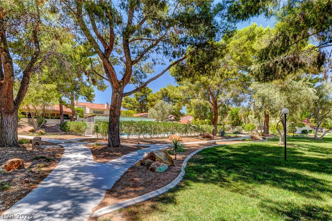 2216 Plaza Del Robles