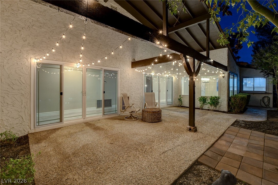 2216 Plaza Del Robles