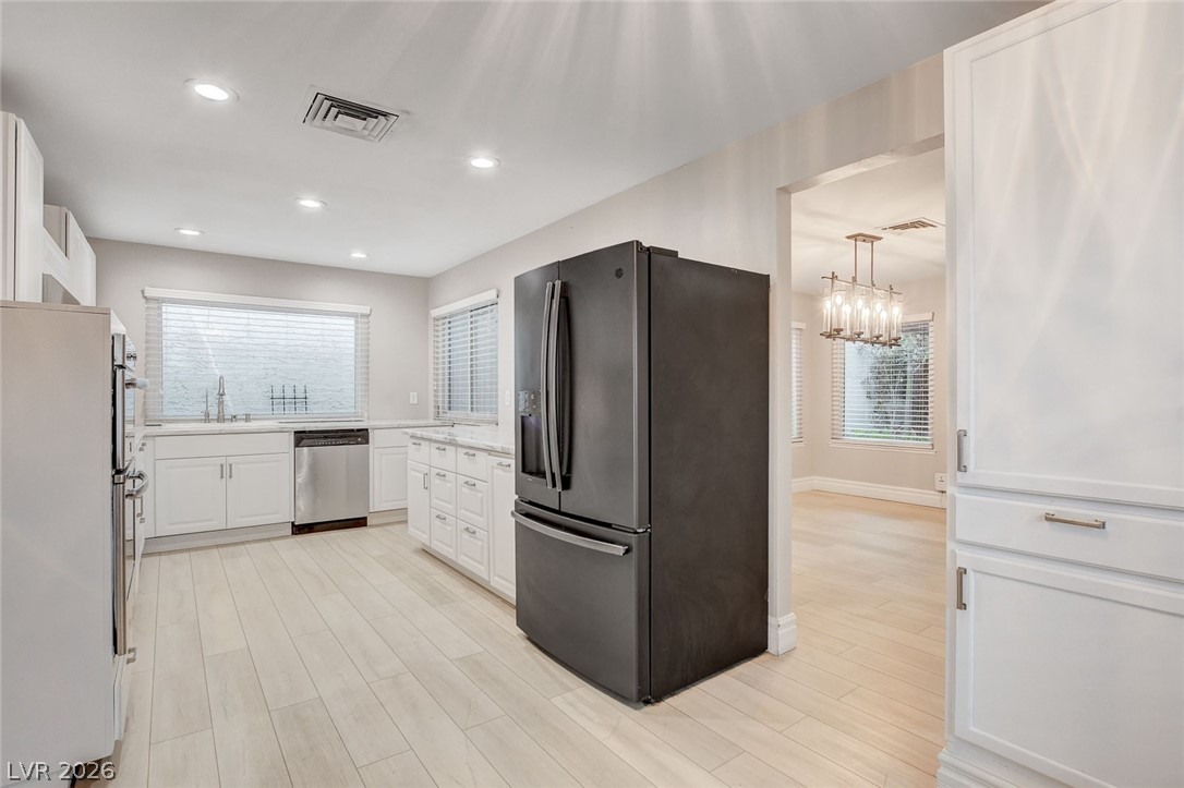2216 Plaza Del Robles