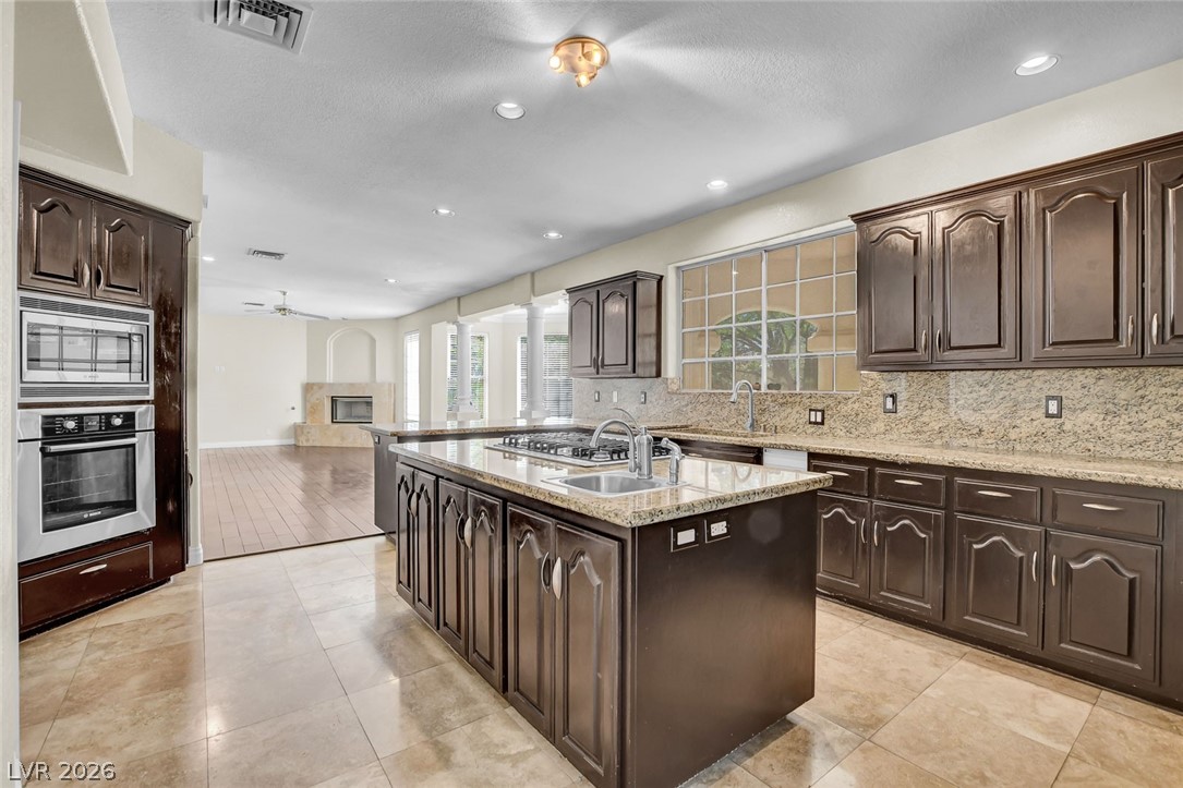 1931 Fox Canyon Circle