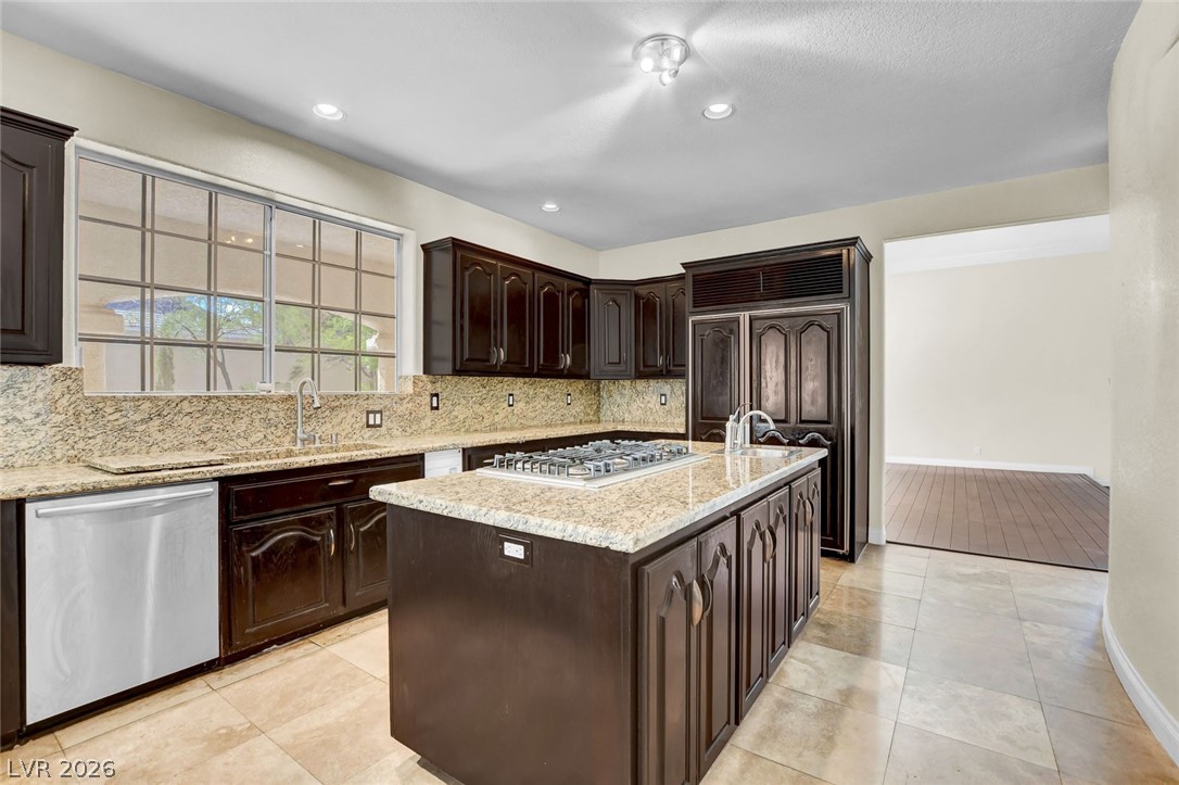 1931 Fox Canyon Circle