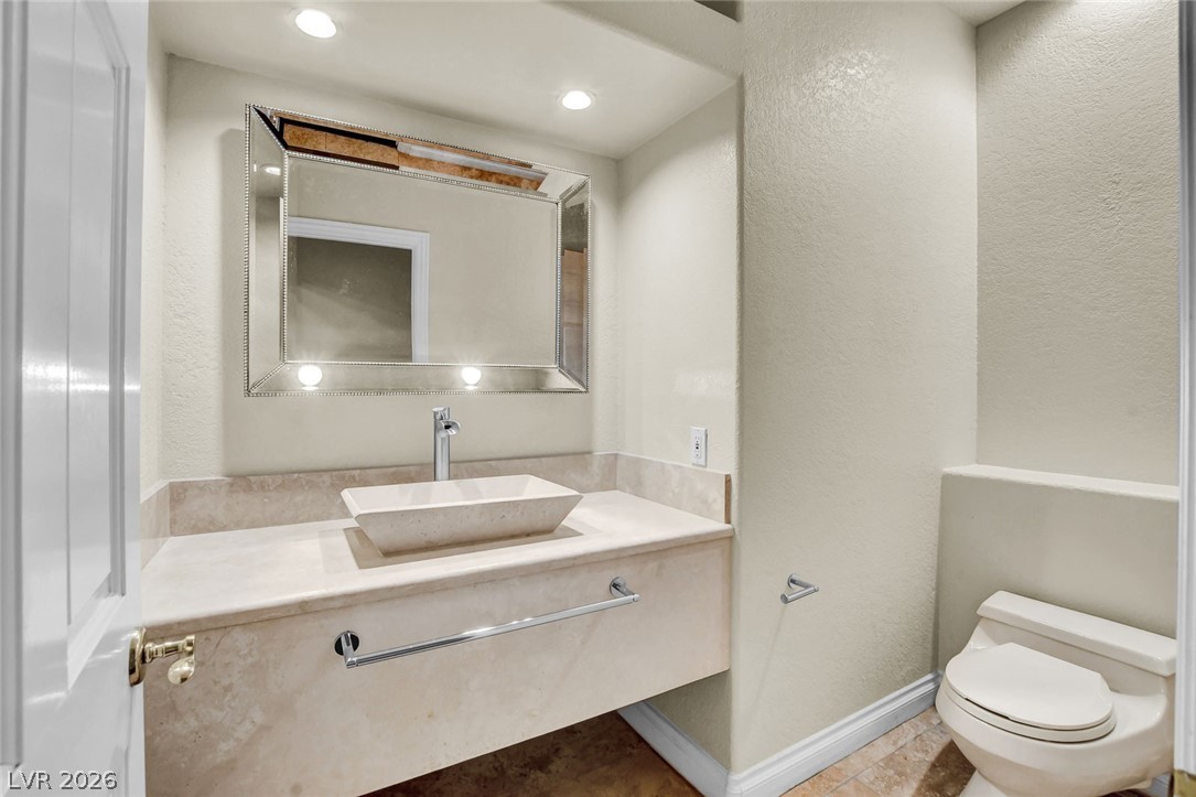 1931 Fox Canyon Circle