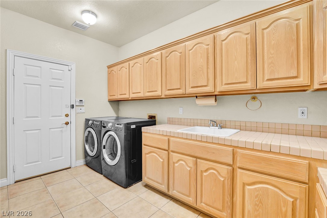 1931 Fox Canyon Circle