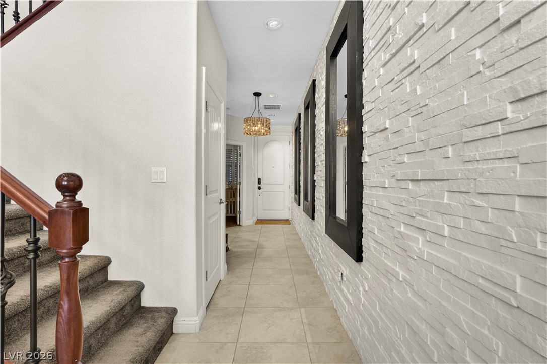 571 Signal Peak Street