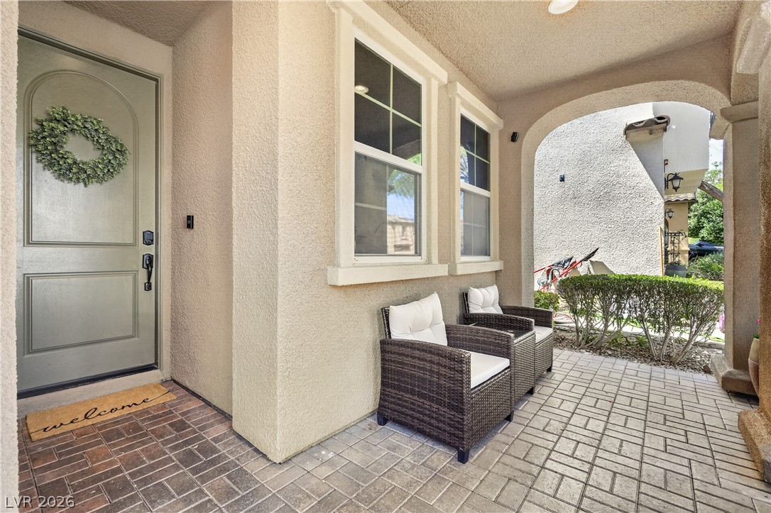 571 Signal Peak Street