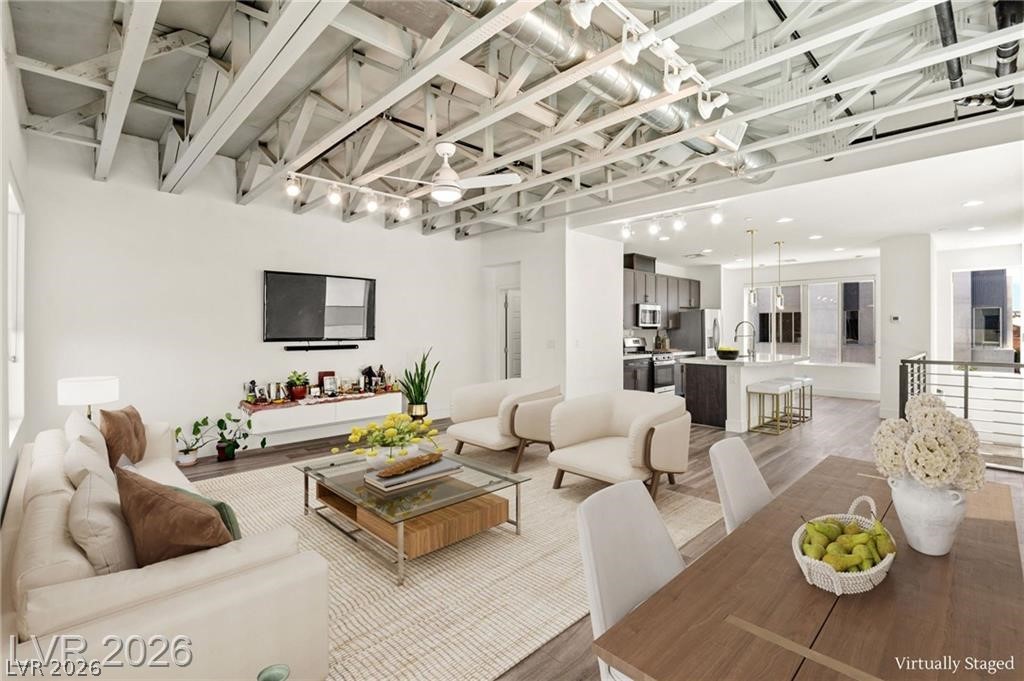 2860 Blue Key Court 2