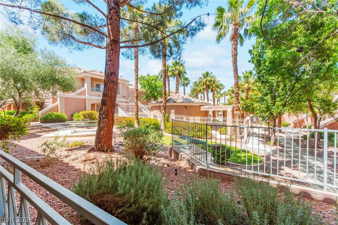 10524 Autumn Pine Avenue 105