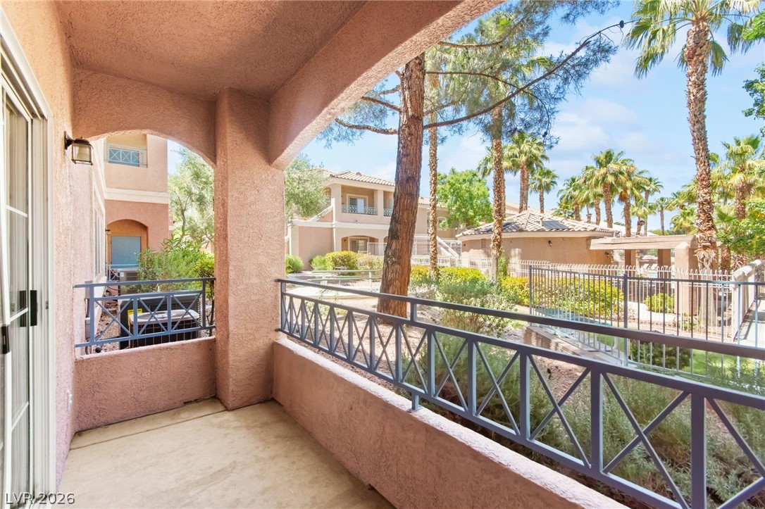 10524 Autumn Pine Avenue 105