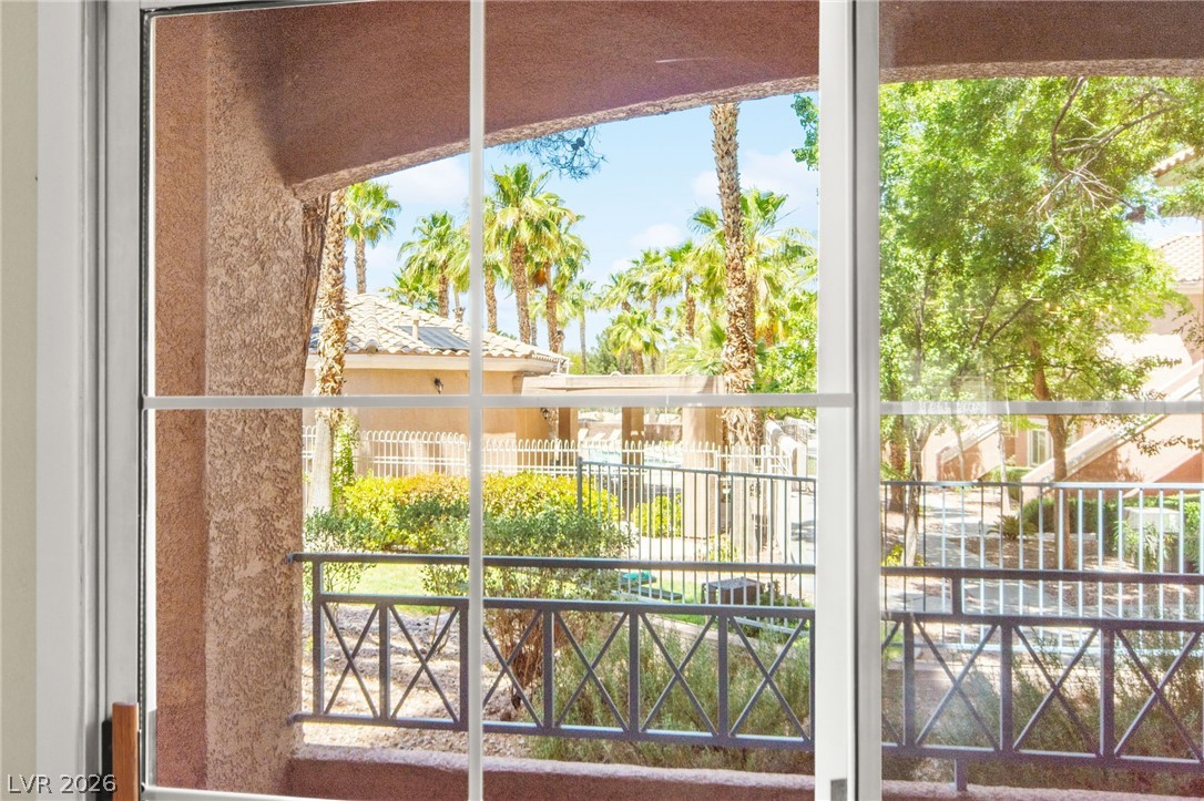 10524 Autumn Pine Avenue 105