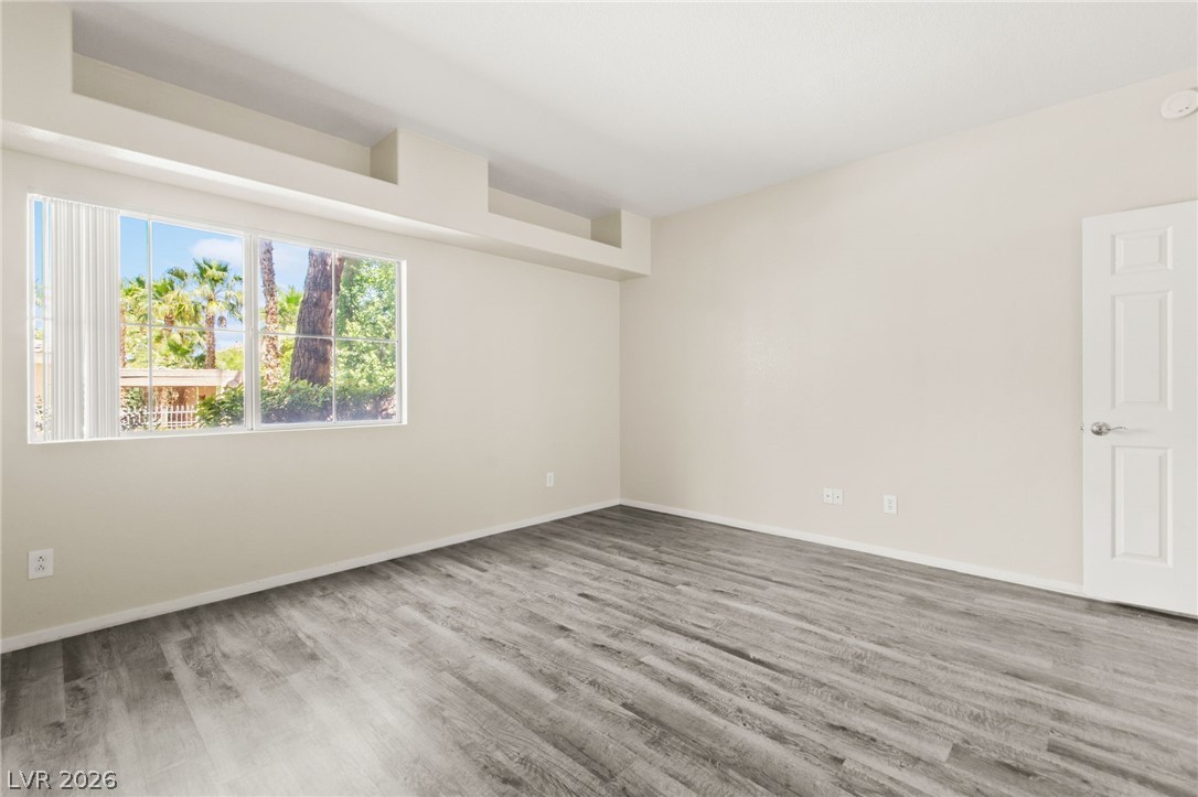 10524 Autumn Pine Avenue 105