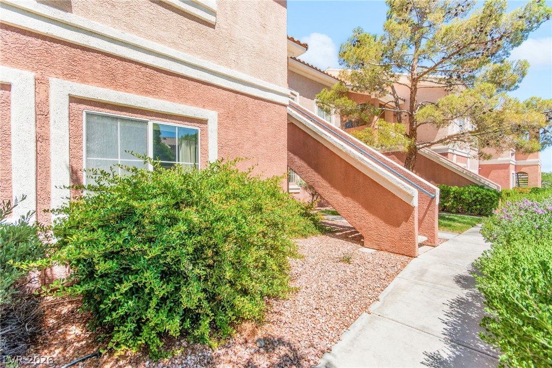 10524 Autumn Pine Avenue 105