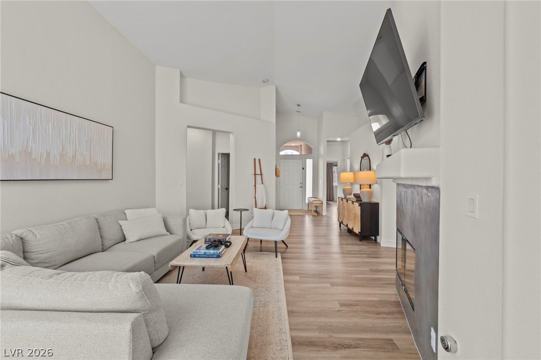 2212 Alanhurst Drive