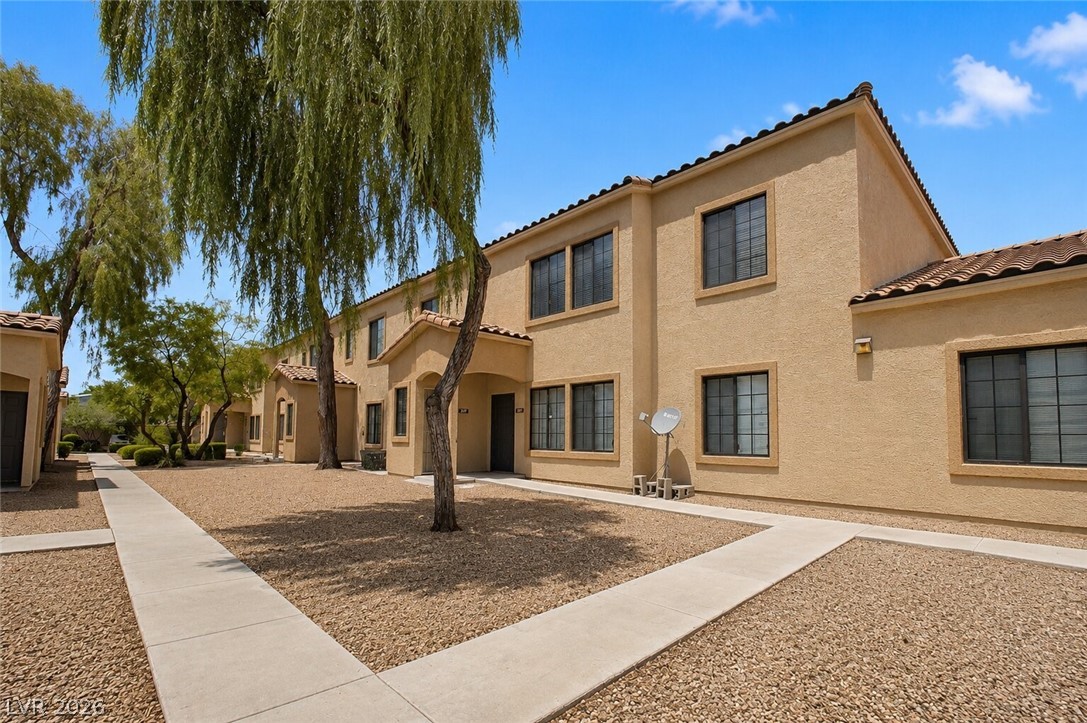 2101 Hussium Hills Street 207