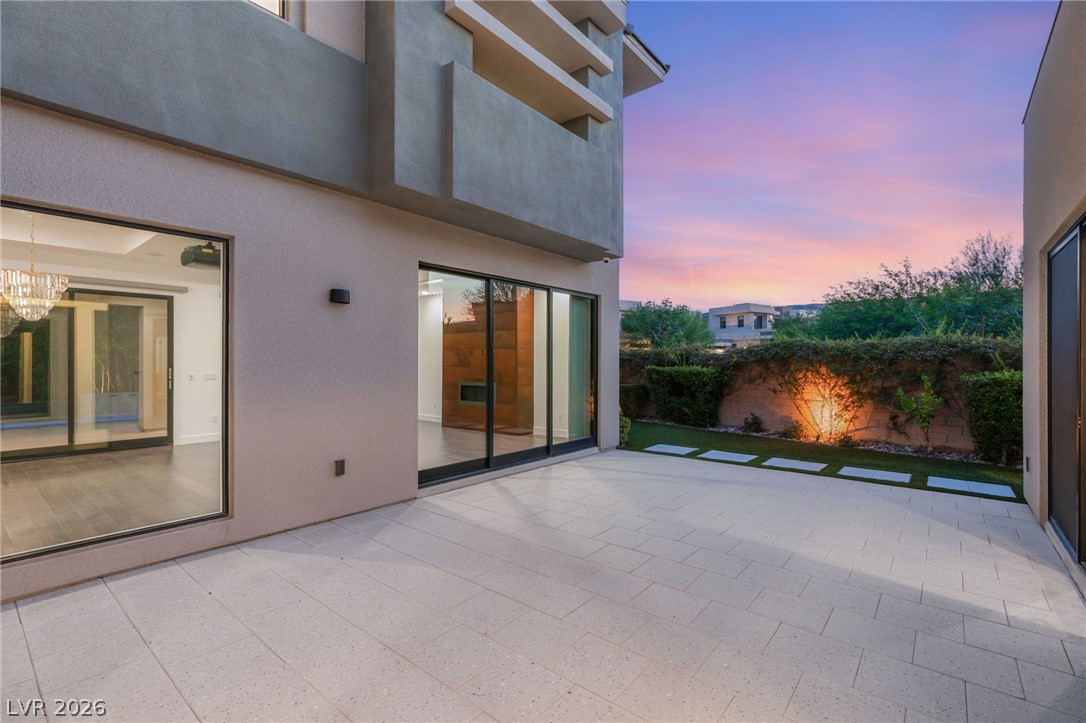 15 Gemstar Lane