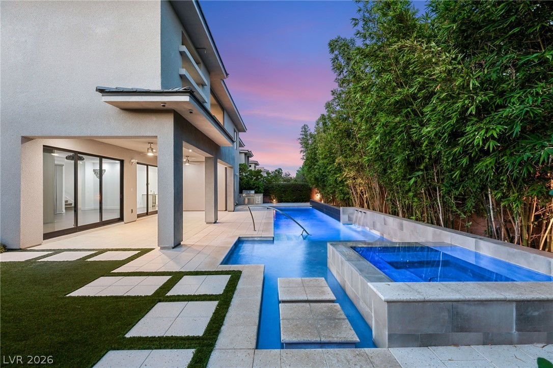 15 Gemstar Lane