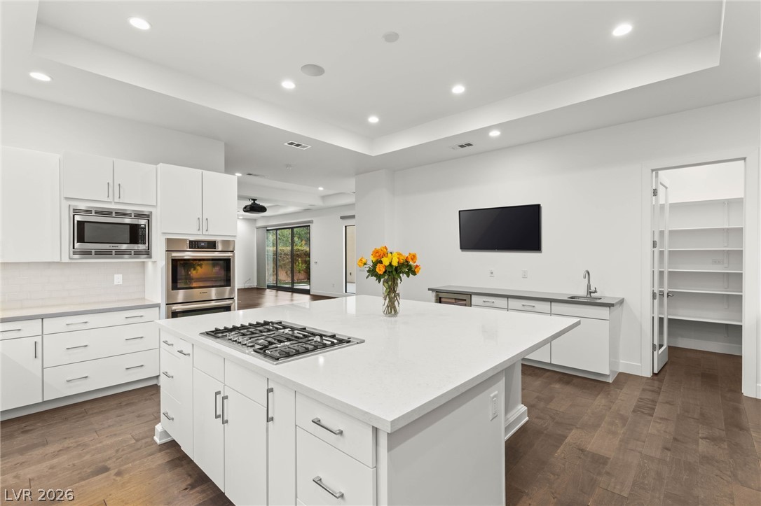 15 Gemstar Lane