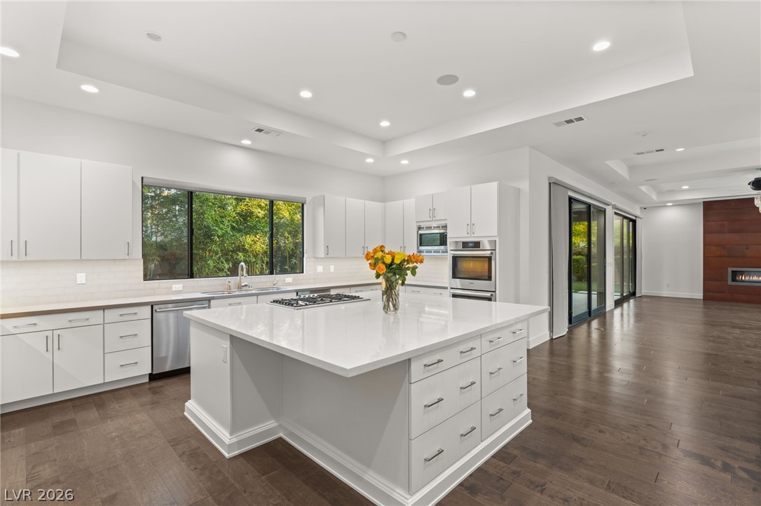 15 Gemstar Lane