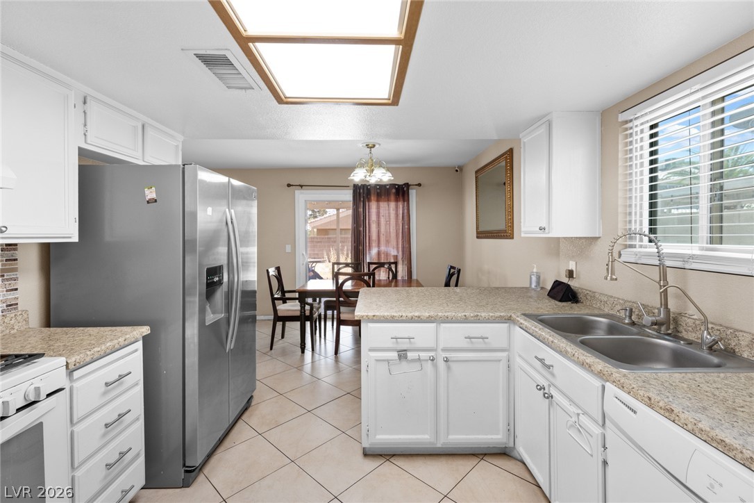 8209 Hydra Lane