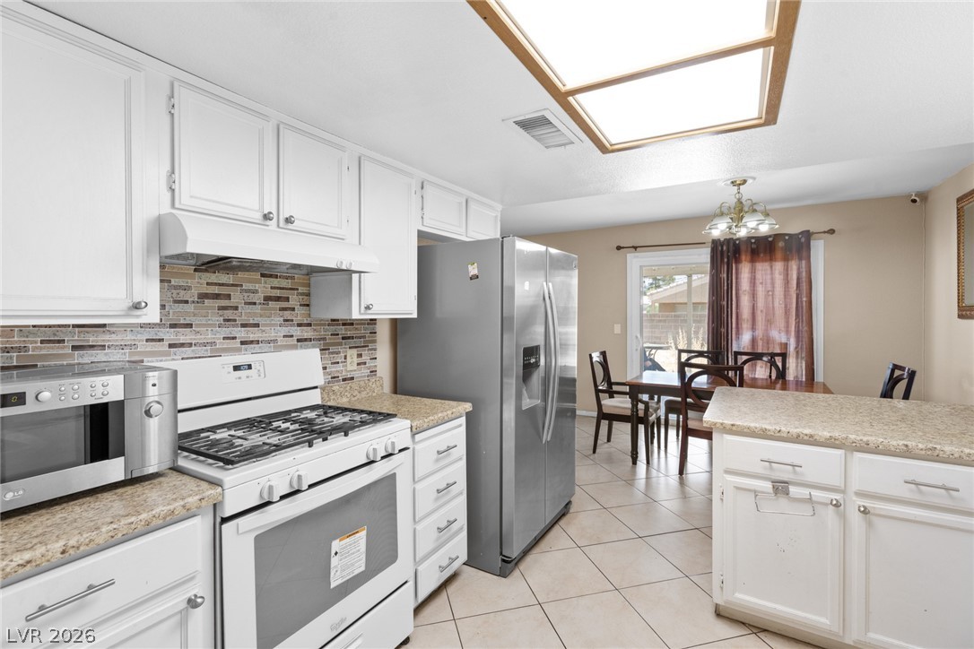 8209 Hydra Lane