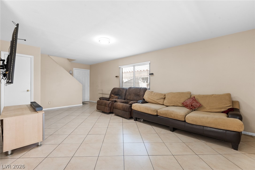 8209 Hydra Lane