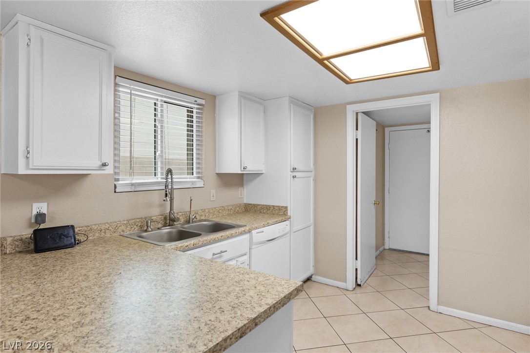 8209 Hydra Lane