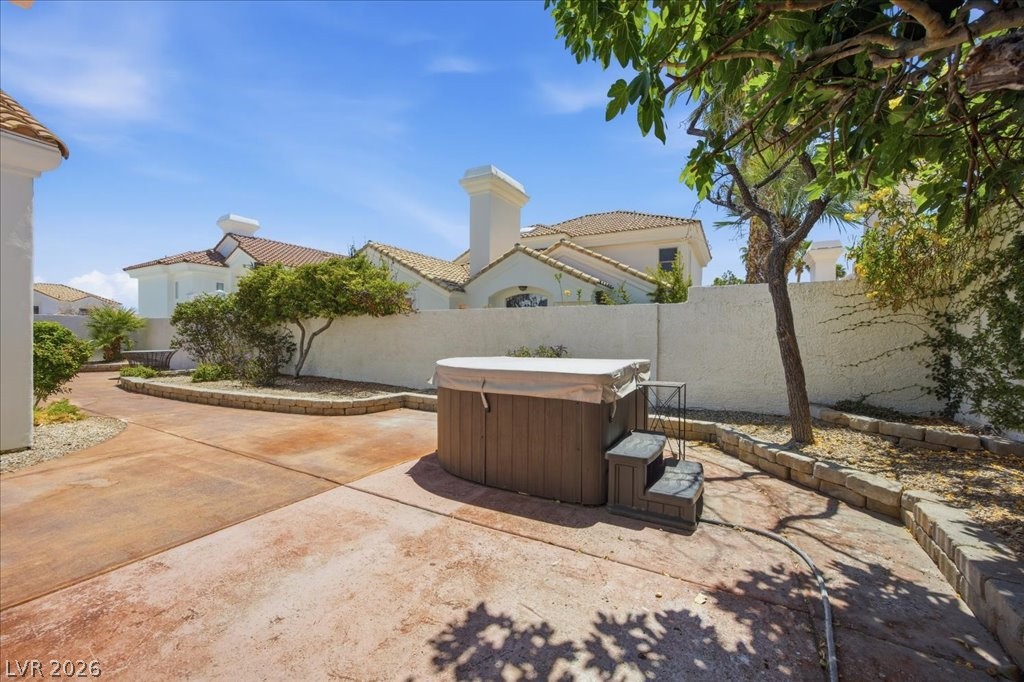 8105 Lake Hills Drive