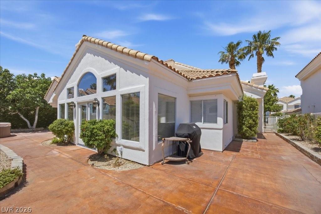 8105 Lake Hills Drive