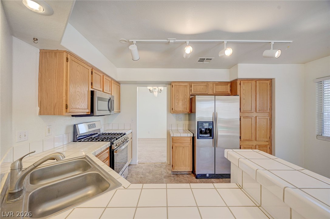 2462 Cavern Cove Way