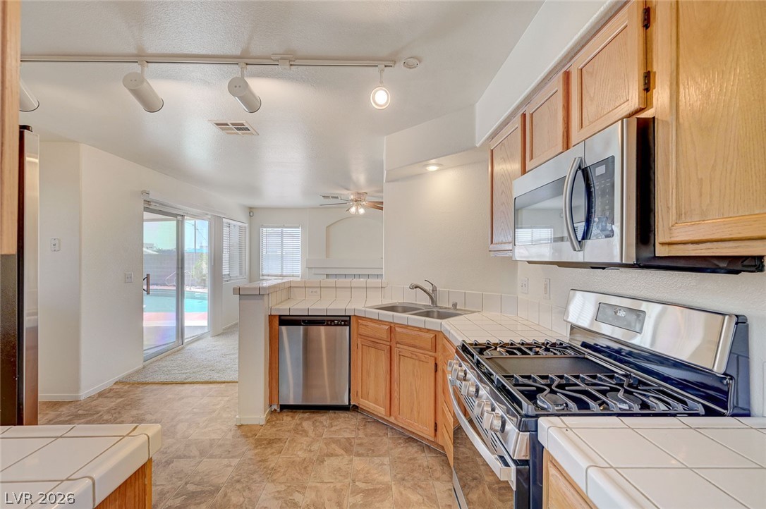 2462 Cavern Cove Way
