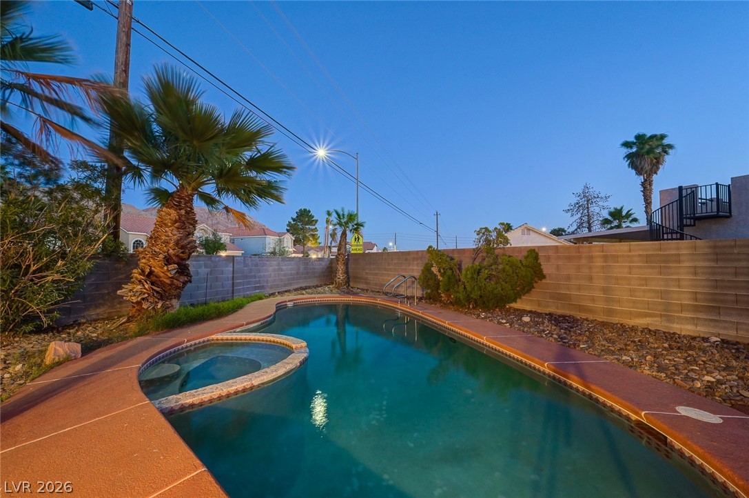 2462 Cavern Cove Way