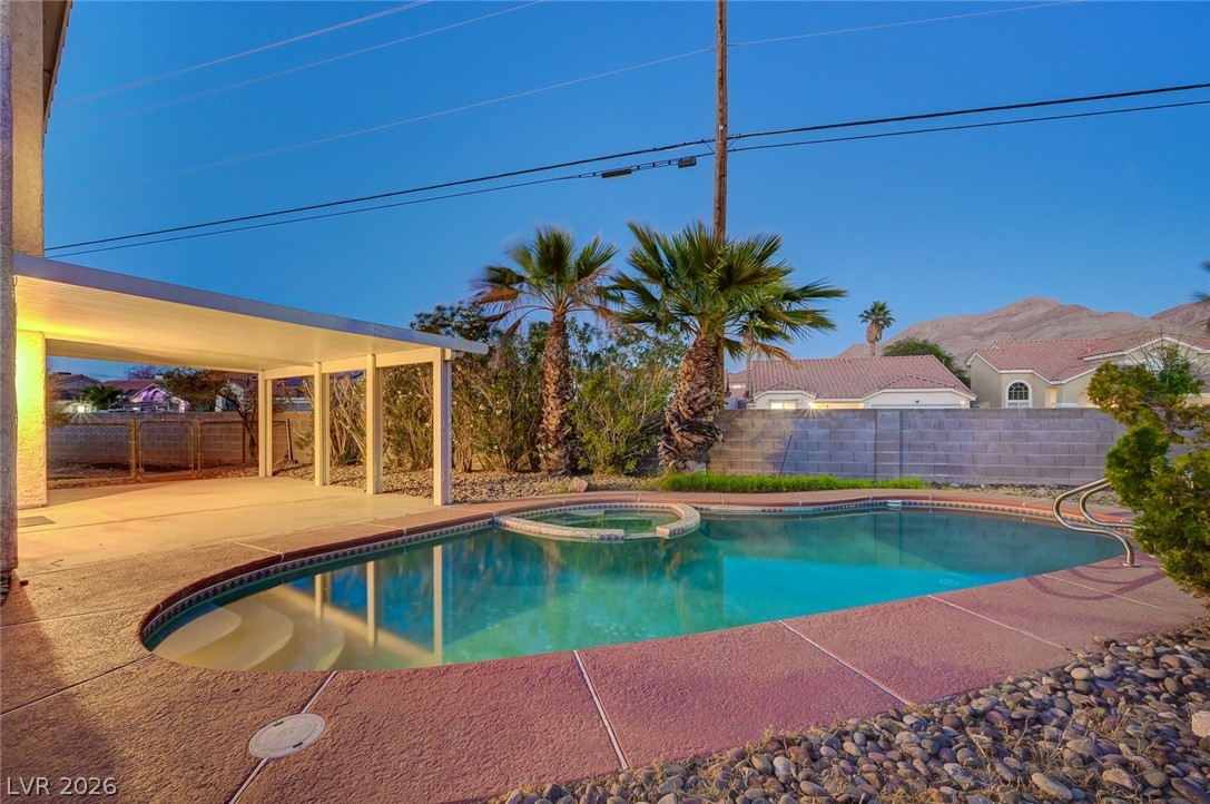 2462 Cavern Cove Way