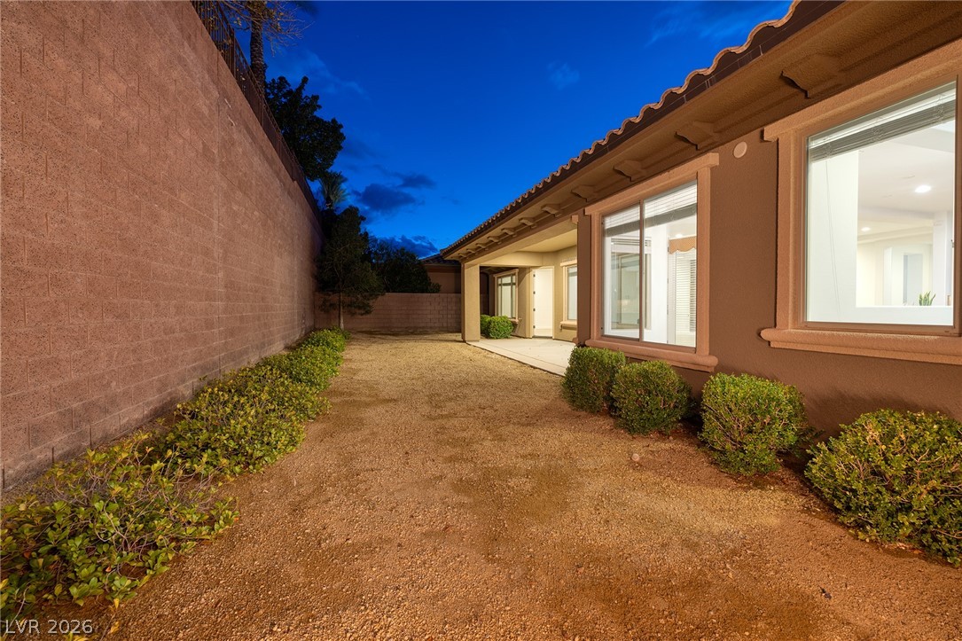 2720 Bonaparte Lane