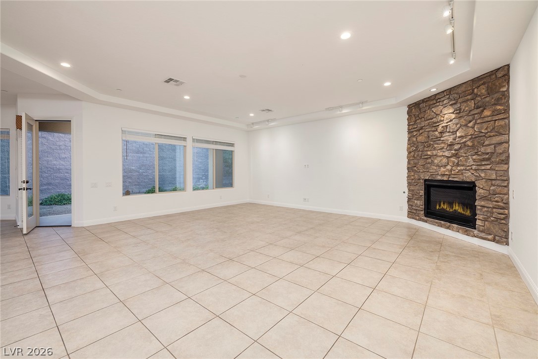 2720 Bonaparte Lane