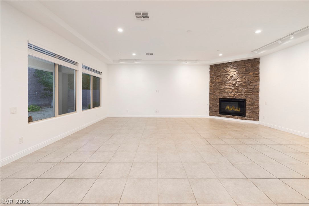 2720 Bonaparte Lane