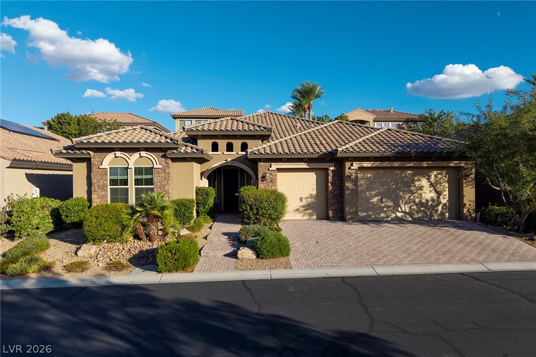 2720 Bonaparte Lane