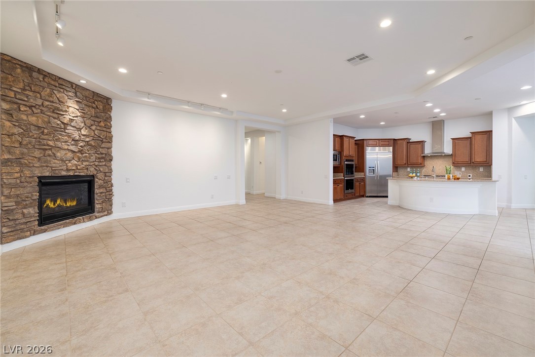 2720 Bonaparte Lane