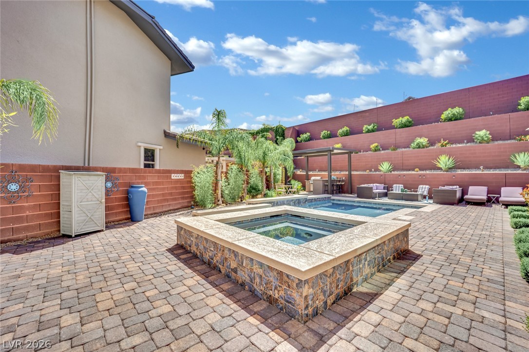 5523 Kyle Peak Court